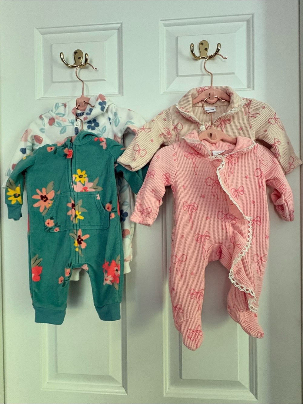 *TWINS* four twin outfits - Picture 1 of 6